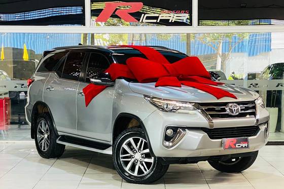 TOYOTA HILUX SW4 2.8 SRX 4X4 16V TURBO INTERCOOLER DIESEL 4P AUTOMÁTICO TOYOTA HILUX SW4 2.8 SRX 4X4 16V TURBO INTERCOOLER DIESEL 4P AUTOMÁTICO